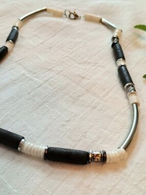 🌊 BEACHY VIBES 🌊 VtG 90s Unisex Clam Shell, Exotic Wood & Metal Tube Necklace